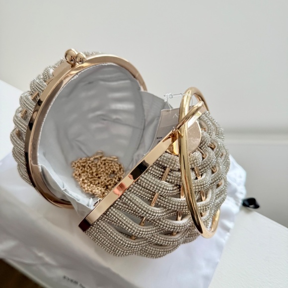 Forever New Woven handbag - Picture 3 of 9